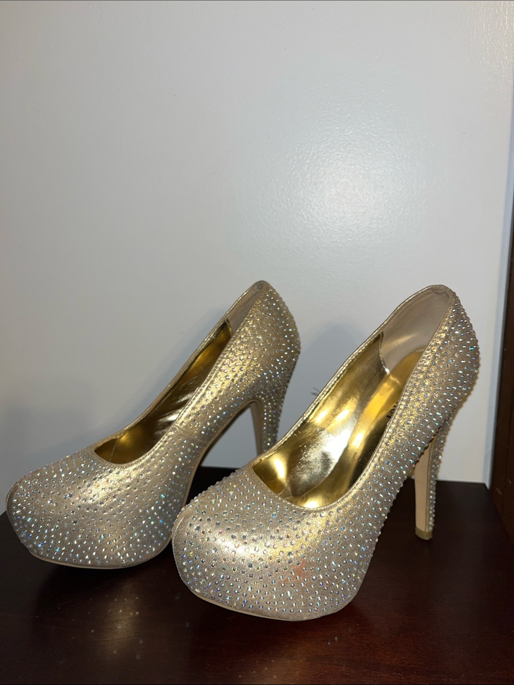 Delicacy Gold rhinestone Platform High Heels Size 8.5
